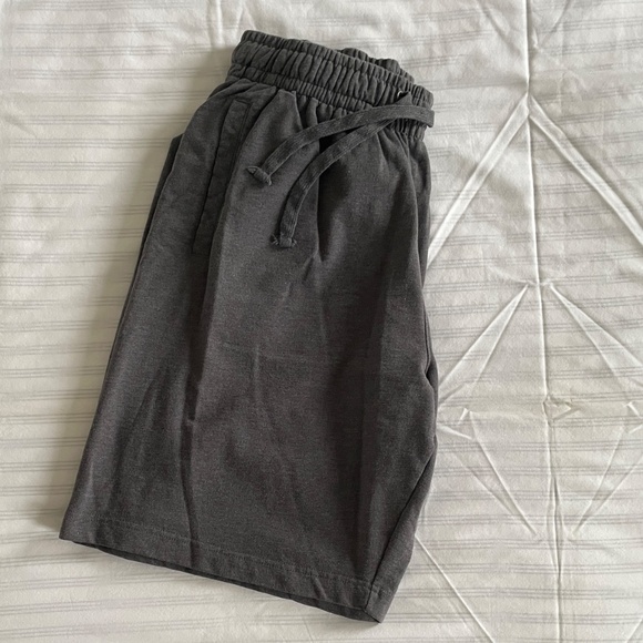 MEN'S SWEAT SHORTS SIZE  L - Picture 3 of 8